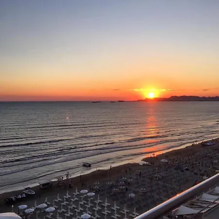 Cinco Beach 아파트 *