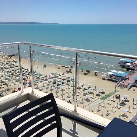 아파트 Cinco Beach *